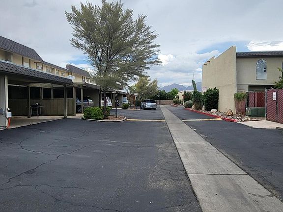 2nd image of 1521 E Prince Rd