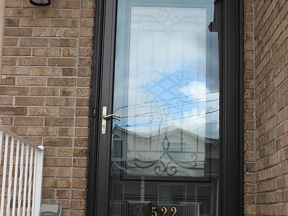 3rd image of 522 Bedford Ave