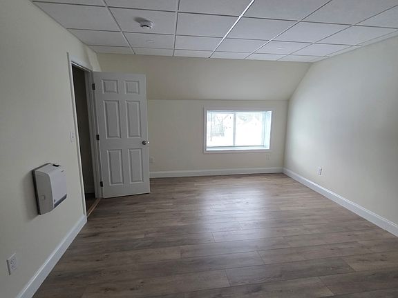 3rd image of 19 Hill Ave Unit A
