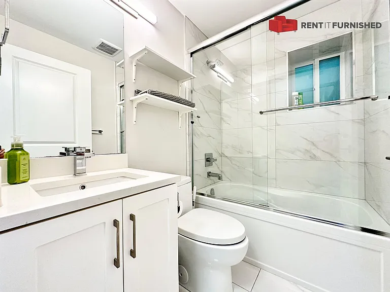 3460 Prince Edward St — Photo 10