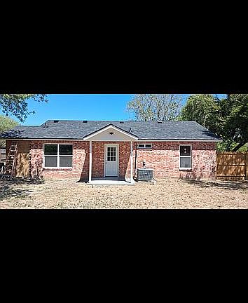2nd image of 209 W Chelo Dr