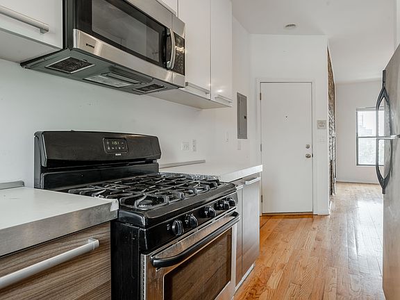 2nd image of 1219 W Foster Ave Unit 1