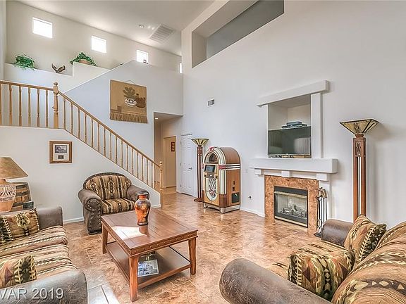 2nd image of 262 Camino Viejo St