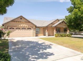 9102 Carnegie Hall Ln, Bakersfield, CA 93311