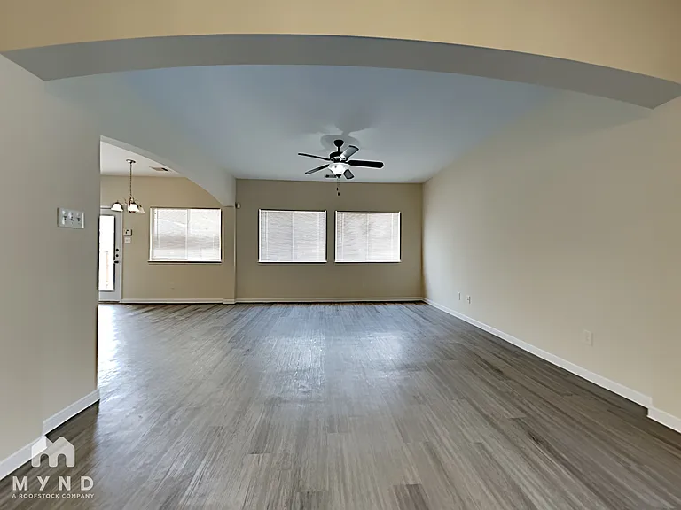 21818 Grassy Hill Ln — Photo 3