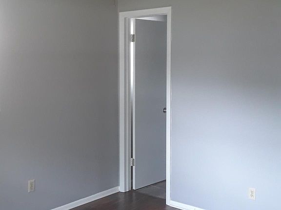 3rd image of 1636 25th Ave N