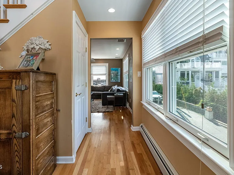 406 Ocean Ave — Photo 2