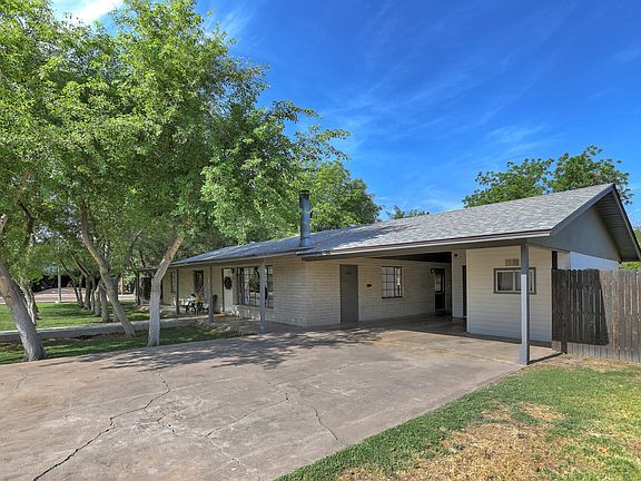 3rd image of 1428 S Oakley Pl