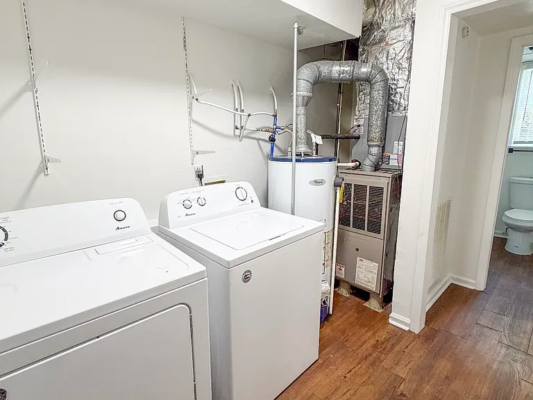 607 Moorman Ave NW — Photo 7