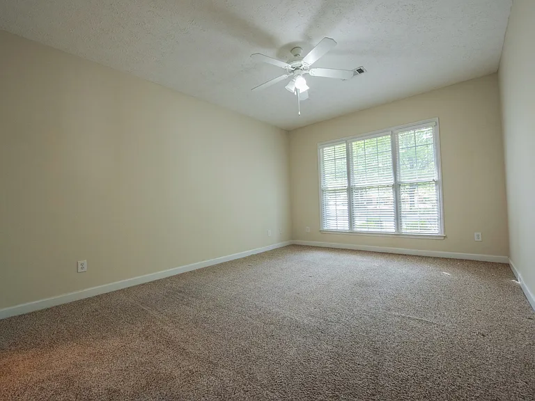 1613 Overcup Cir — Photo 6