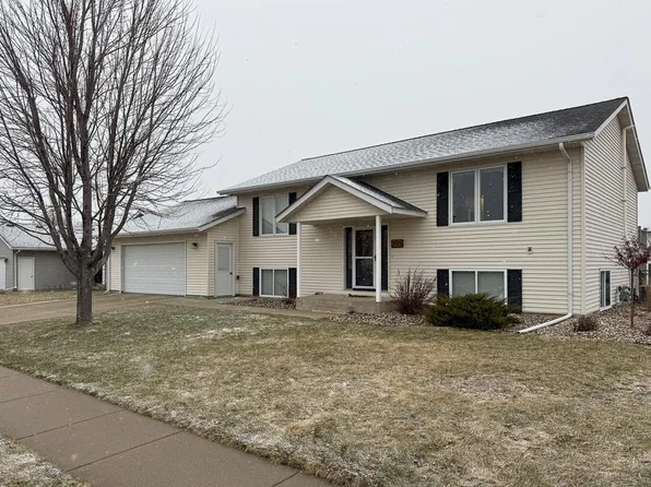 225 Athens Ave, Marshall, MN 56258