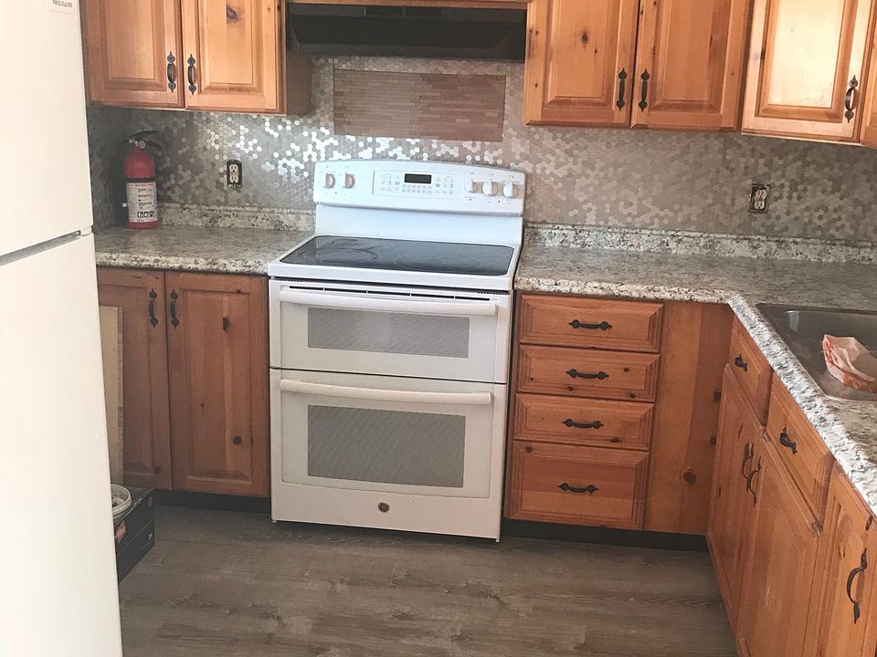 1st image of 2106 1st St S