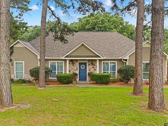 3rd image of 16702 Meadow Crest Dr