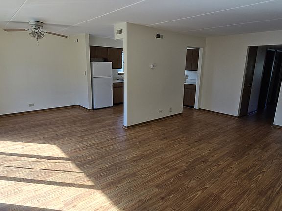 4th image of 14808 Kenton Ave Floor 3