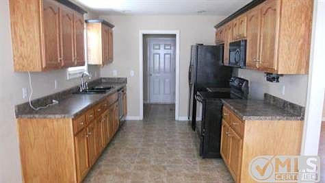 3rd image of 80 Spike Ct