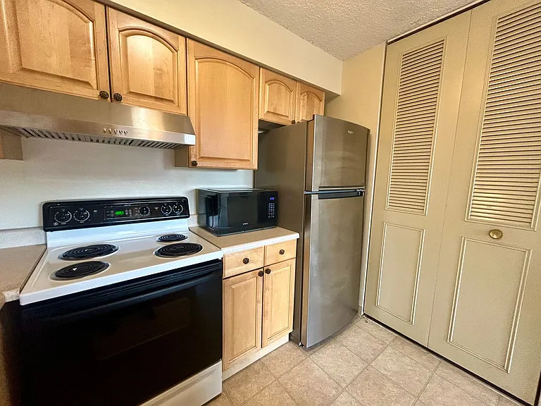 1850 Folsom St #303 — Photo 7