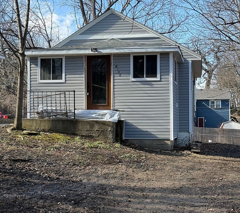 1st image of 26300 N Maple Ave