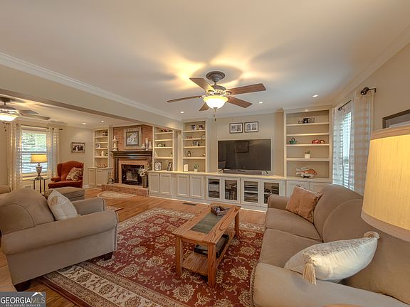 4th image of 733 Ridgeview Dr