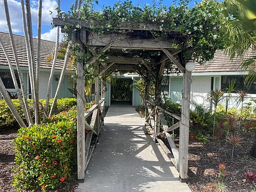 1127 E Seminole Ave #16D Photo 1
