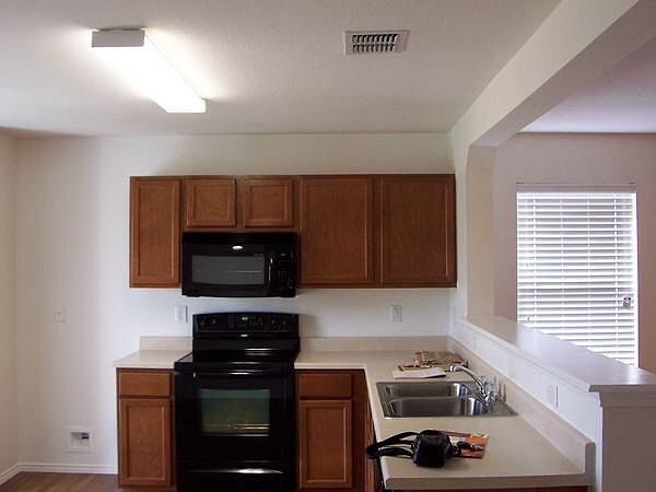 2nd image of 9903 Woodland Pnes