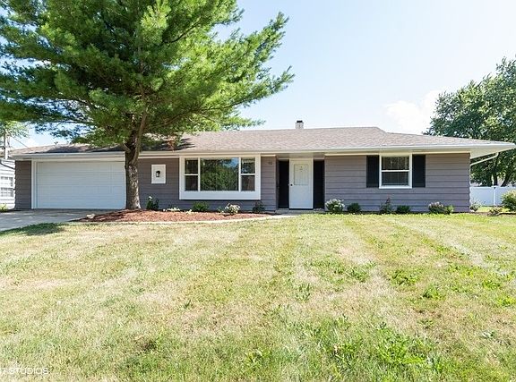 2nd image of 92 Circle Dr W