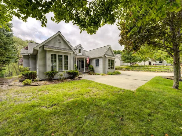 4445 Silver Valley Ln, Traverse City, MI 49684
