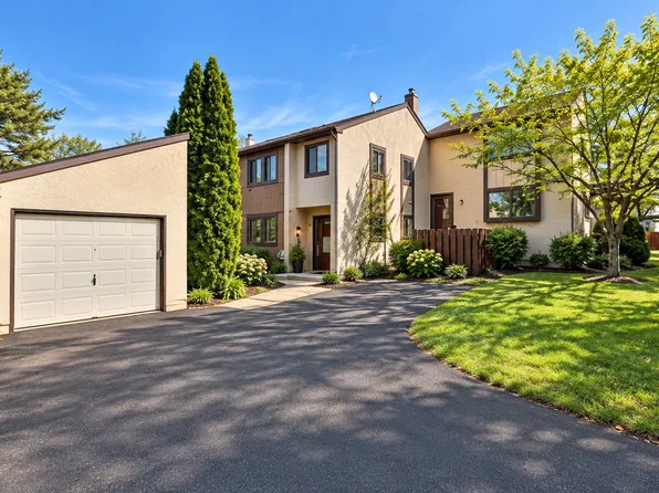 110 Palace Ct, Chalfont, PA 18914