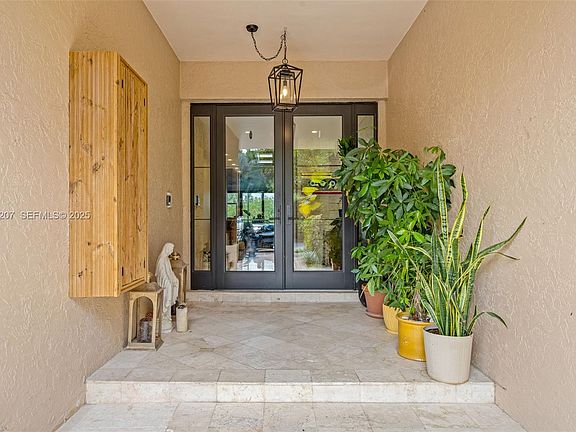 3rd image of 6124 Paradise Point Dr
