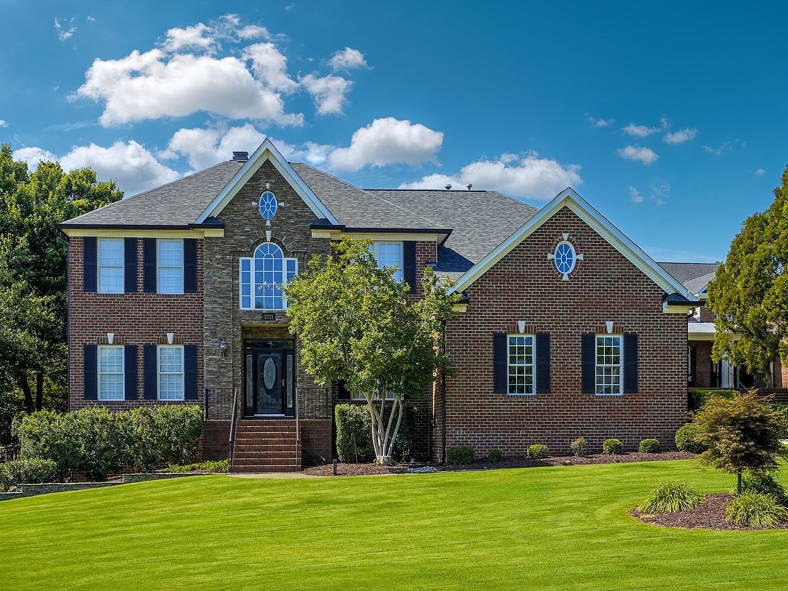 2721 Stratford Hall Dr
