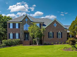 2721 Stratford Hall Dr, Raleigh, NC 27614