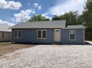 309 W Oakville Rd, Three Rivers, TX 78071