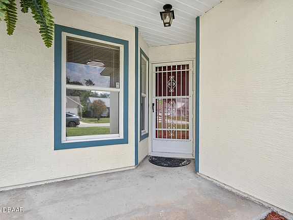 4th image of 5889 Woodpoint Ter
