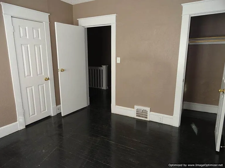 5605 Brooklyn Ave — Photo 10
