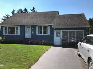 117 Primrose Ln, North Syracuse, NY 13212