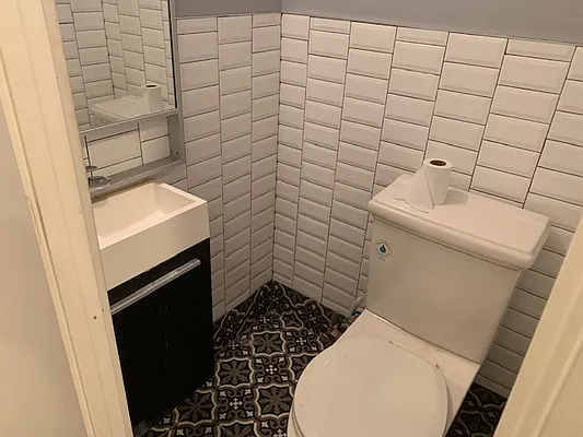 Rented by Premier Metro Realty Corp | media 45