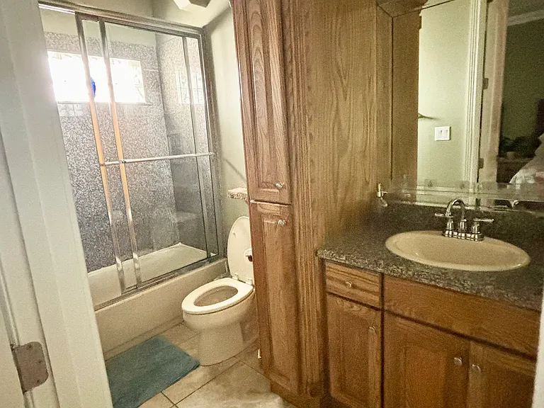 102 W Aries Dr #D — Photo 5