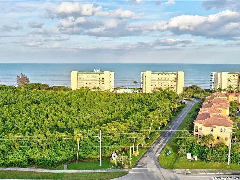 S Ocean Dr — Photo 38