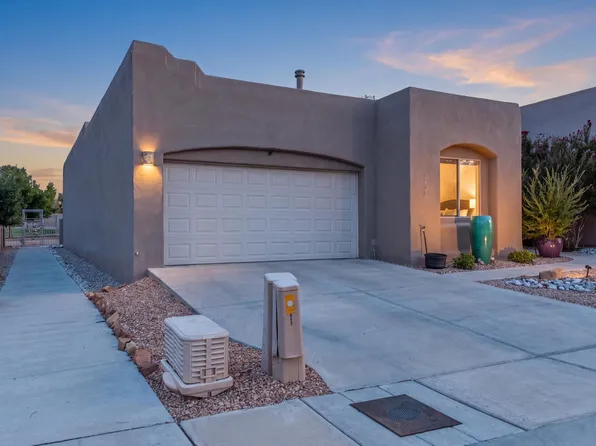 8855 Desert Fox Way NE, Albuquerque, NM 87122