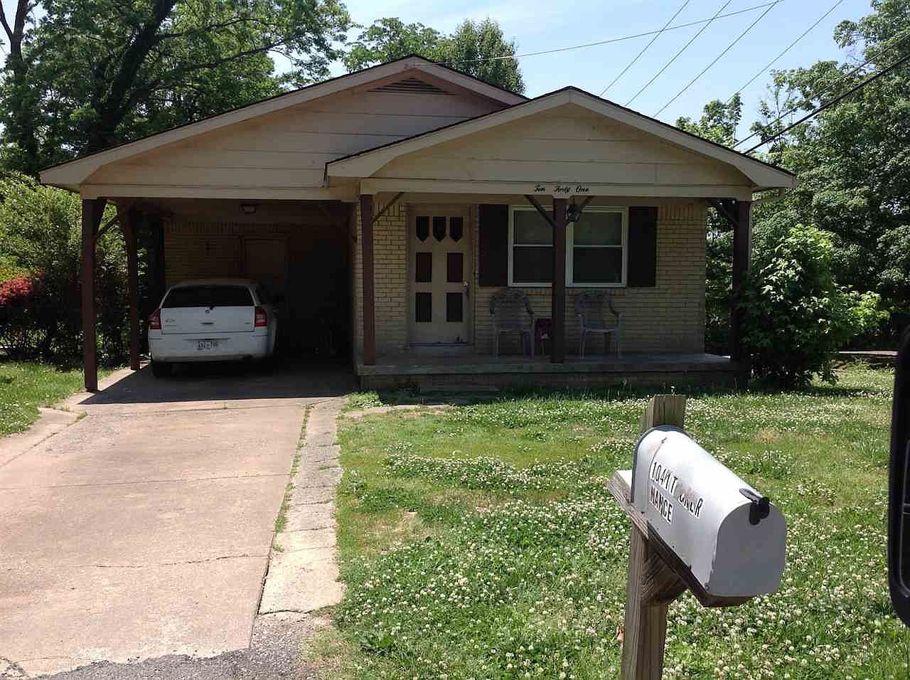 1041 Tucker St, Dyersburg, TN 38024 Zillow