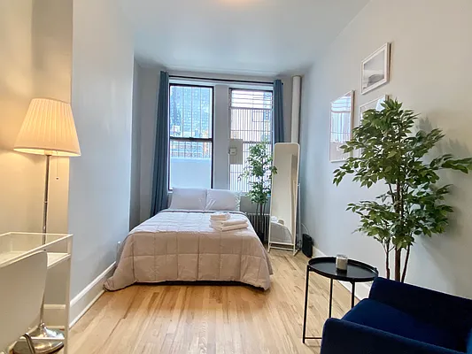 Rented by Dom & E Property Management | media 6