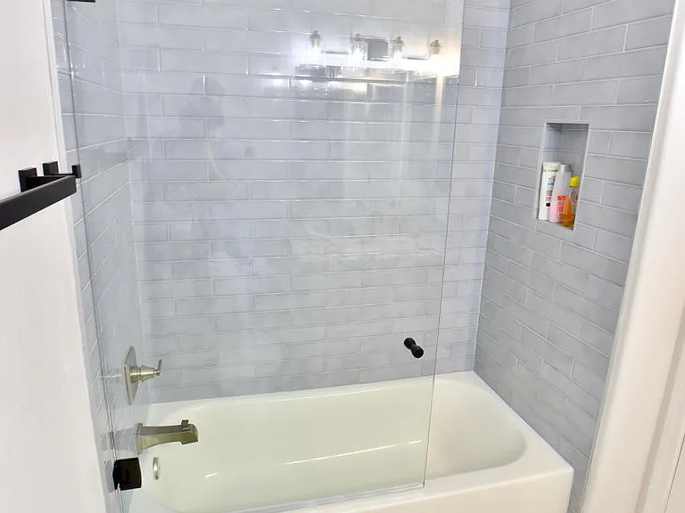 1036 E Susan Ln — Photo 18