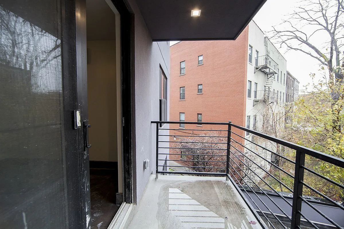 936 Madison Street — Photo 4
