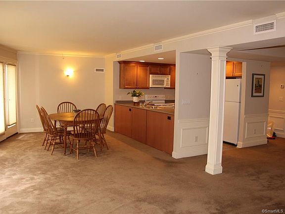 3rd image of 3250 Fairfield Ave APT 122