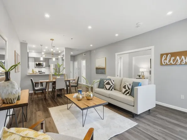 97 E Saint James St APT 26, San Jose, CA 95112