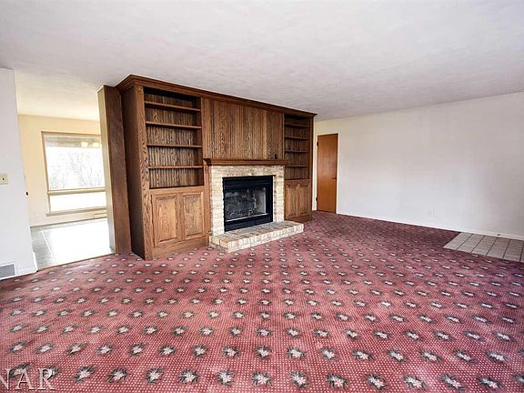 3rd image of 1909 Owens Dr