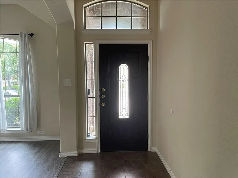 421 Brighton St — Photo 4