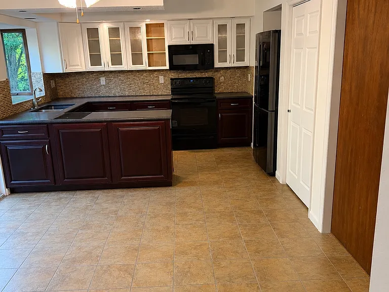 812 Samone Ct — Photo 3