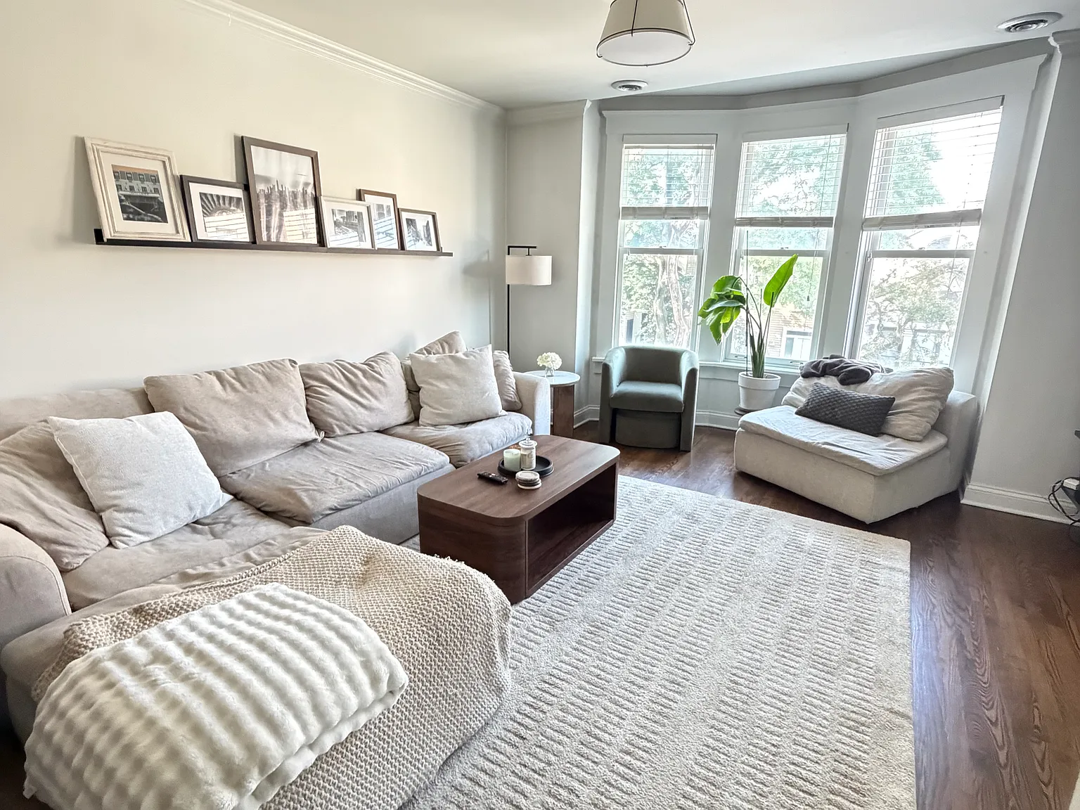 3 bed, $5,500 — Photo 2