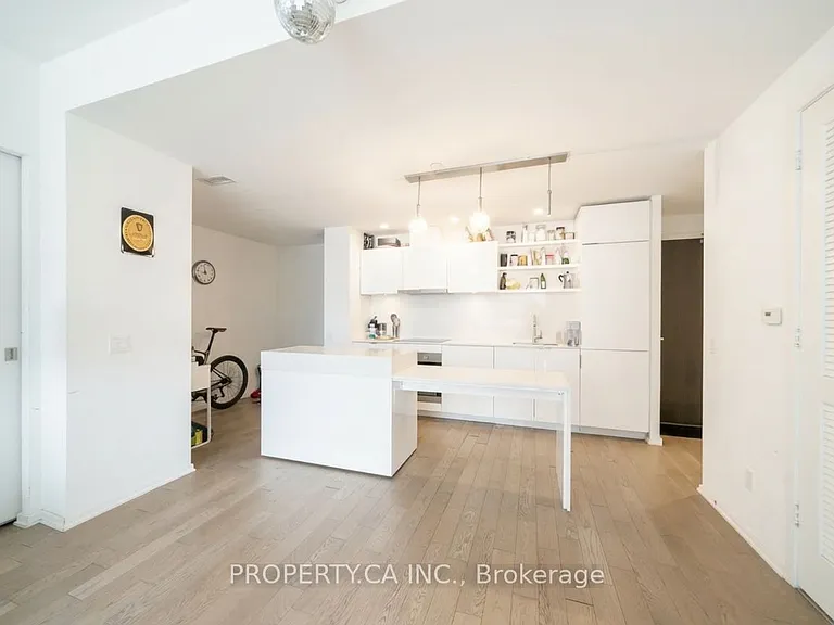 12 Bonnycastle St #422 — Photo 6