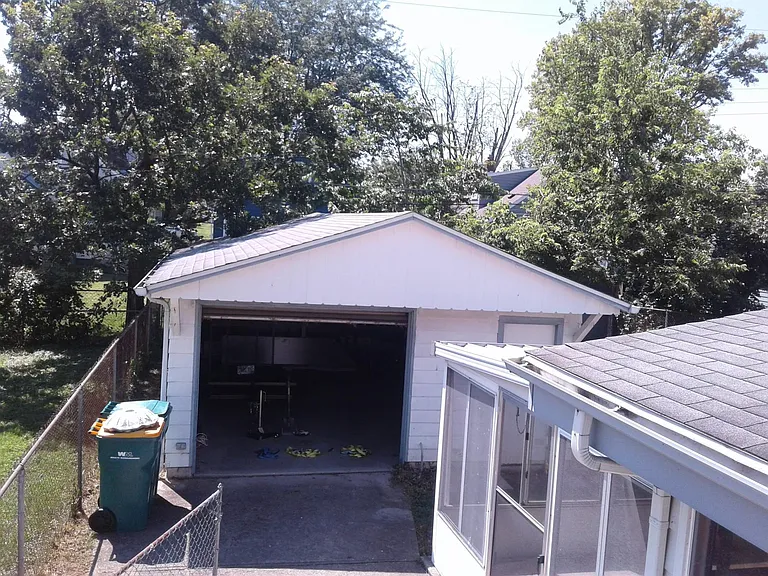 3033 Mohican Ave — Photo 4
